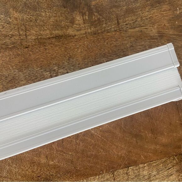 New with hardware Simply cordless cellular shade 23.5” wide 34” long - Picture 6 of 6